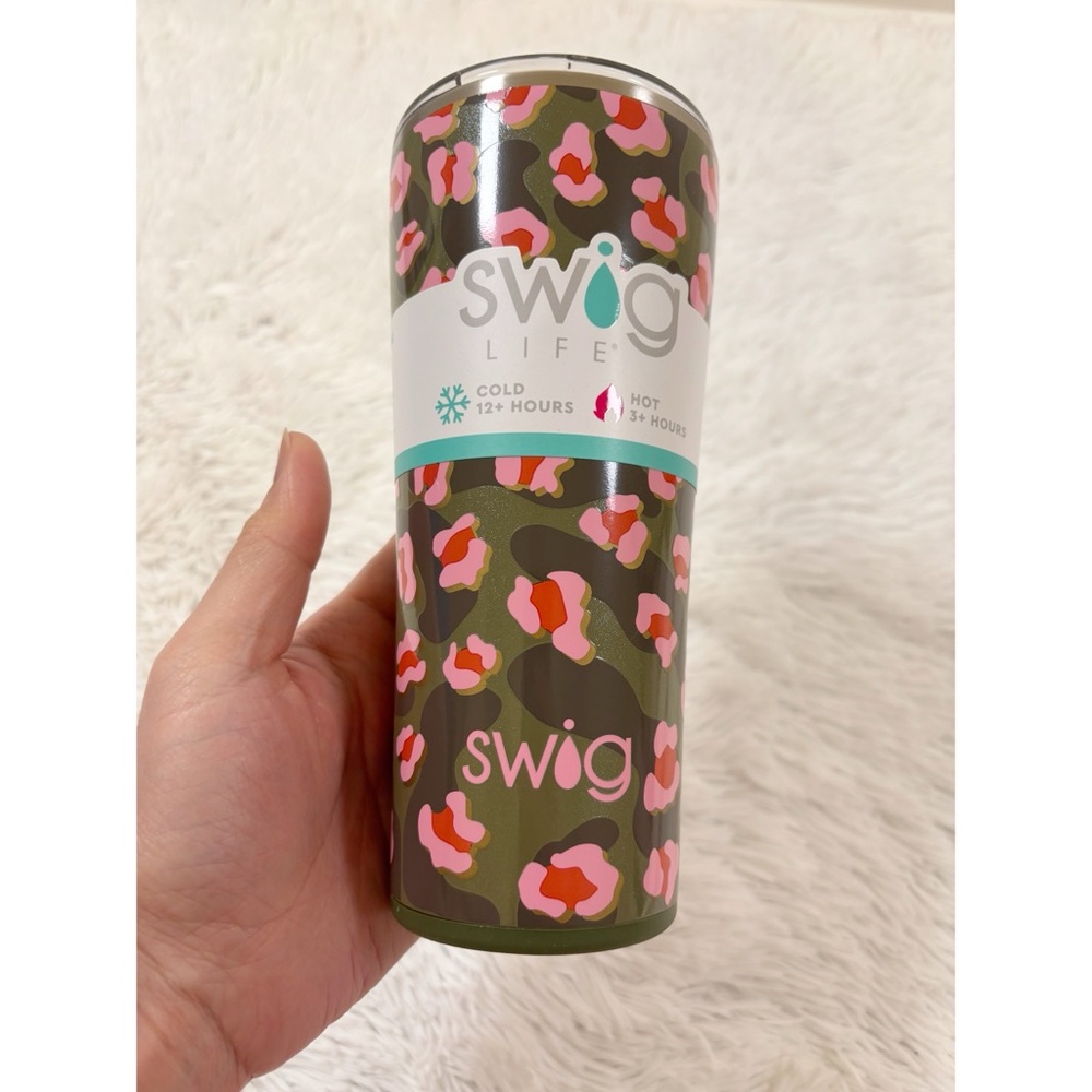Swig Life 22 oz insulated Tumbler print in the prowl